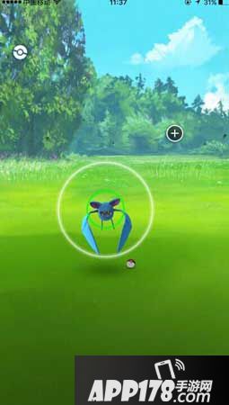 pokemongo精灵球丢法