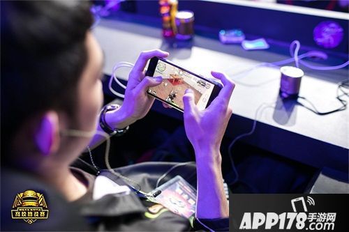 《绝地求生 全军出击》今日全面开战 高校挑战赛燃情今夏！