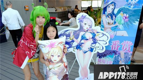 神域召唤萤火虫漫展