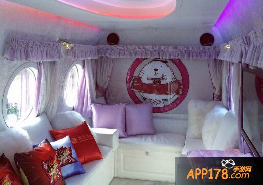 百万房车开道 《指尖刀塔》联手河狸家跨界合作全纪录