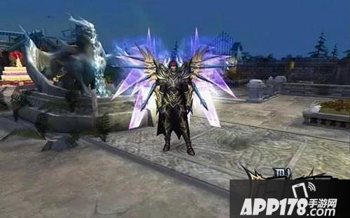 破灭光芒耀眼，战魂剑刃向天