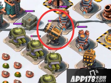 先多管中间部分的火箭发射器