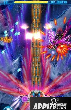 雷霆战机自由悍将和暗夜神锋哪个好