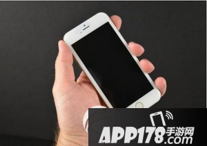 iphone6s黑屏没反应怎么办 iphone6s黑屏不启动解决方法1