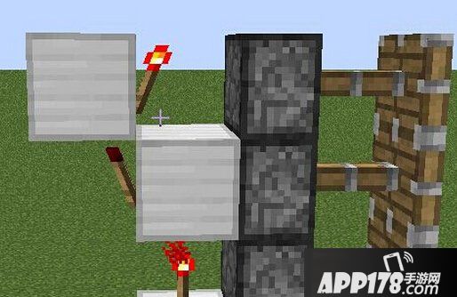 我的世界红石门怎么做