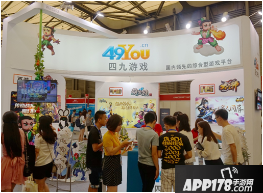 葫芦娃特色展台重现经典