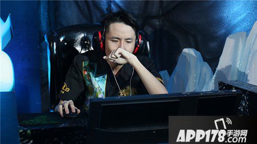 炉石传说黄金公开赛桂林站精彩回顾 下一站十月广东