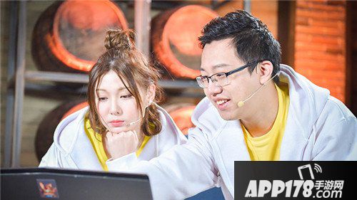 炉石传说双人现开赛新年篇首日战报 狗贼Nami成功晋级