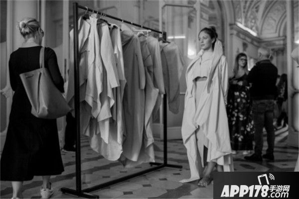 QQ炫舞手游打造手游界时尚ICON 签约陈伟霆合作美宝莲