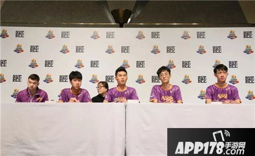 皇室<a href=http://www.app178.com/list-0-7-0-0-1.html target=_blank class=infotextkey>战争</a>crl冠军战队nova赛后采访