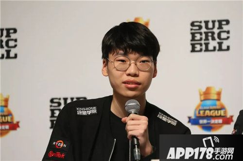 皇室战争crl冠军战队nova赛后采访