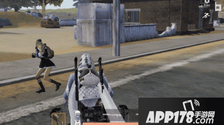 荒野行动冷兵器盘点 落地没枪时必备武器