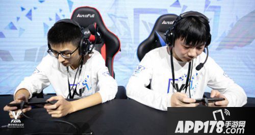 多多自走棋棋皇争霸赛对子花冠军