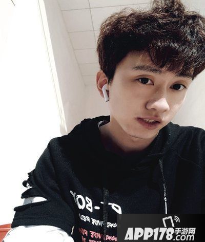 WPL2019《狼人杀》英雄联赛选手刘神奇专访 高颜值狼王教学