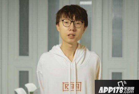 姚明恩师李秋平莅临电竞赛事《街头篮球》FSPL开幕式