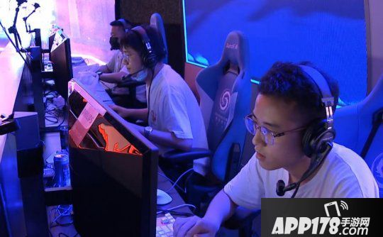 《街头篮球》FSPL职业联赛精英A组排名出炉 Onestar变阵逆转