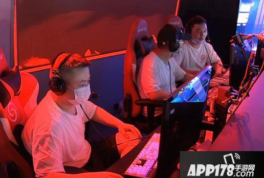 《街头篮球》FSPL职业组首周惊现黑马 神威2连胜逆袭