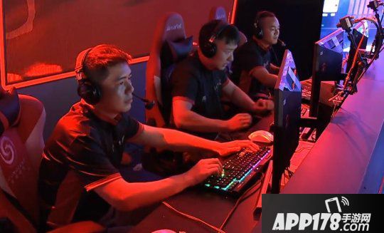 《街头篮球》FSPL职业组首周惊现黑马 神威2连胜逆袭