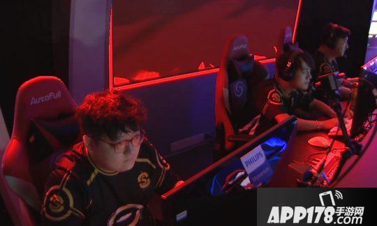 《街头篮球》FSPL职业联赛A组收官 Onestar多变阵容称霸