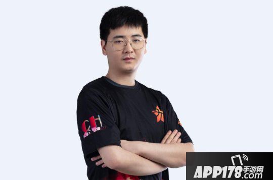 《街头篮球》FSPL新秀故事会：崛起的彩虹战队表哥