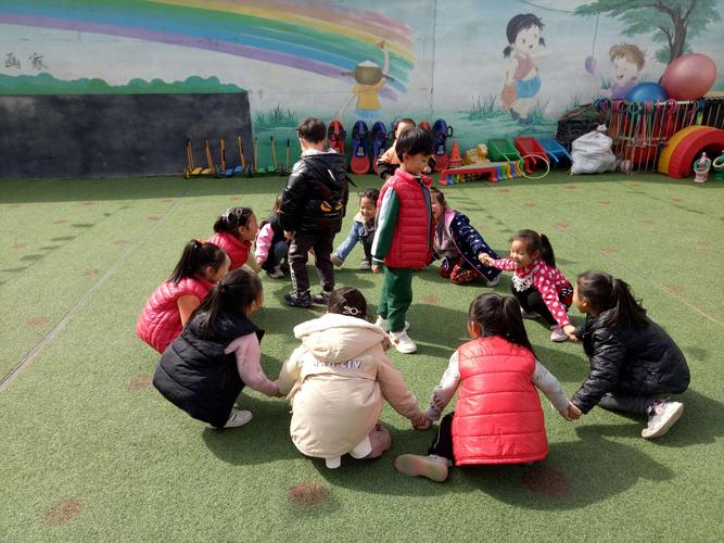 集体一起玩的游戏有哪些（集体玩的游戏有哪些）