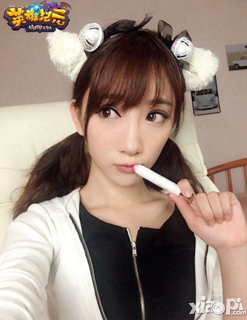 美女主播圣诞陪玩 《英雄纪元》斗鱼互动即将开启